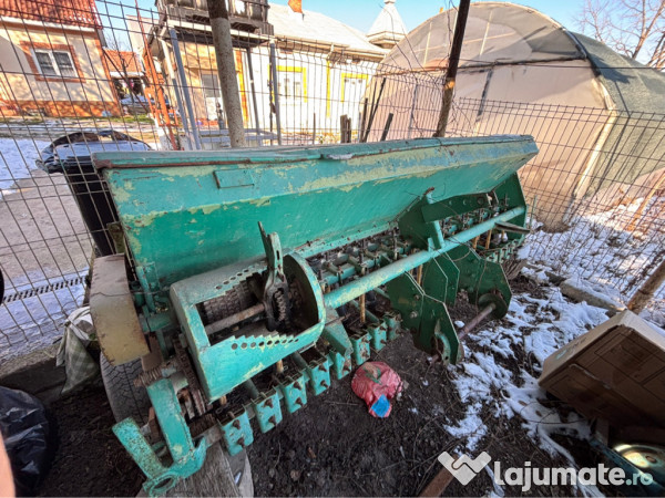 Tractor Universal 445 reconditionat 