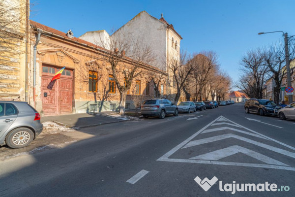 Apartament 2 camere parter înalt, amenajat complet. 