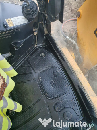 Buldoexcavator JCB 3CX – 2013 – 110 CP – proprietar 