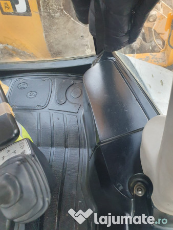 Buldoexcavator JCB 3CX – 2013 – 110 CP – proprietar 