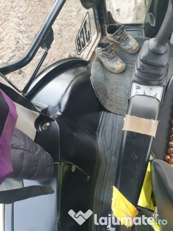 Buldoexcavator JCB 3CX – 2013 – 110 CP – proprietar 