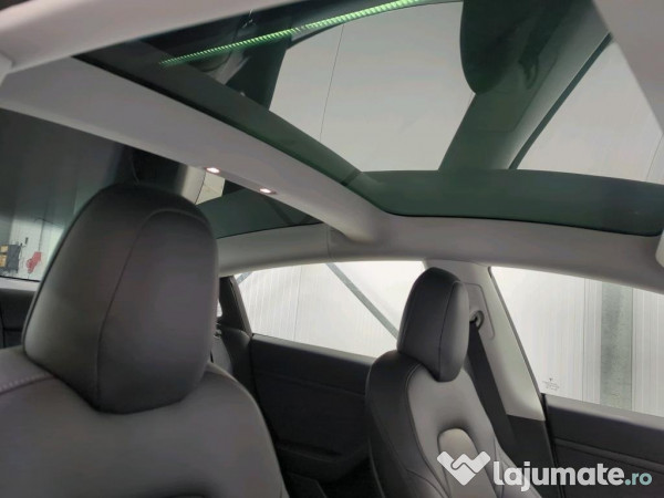 Tesla Model 3 / An 2020 / Numai 25.000km / Ca noua!
