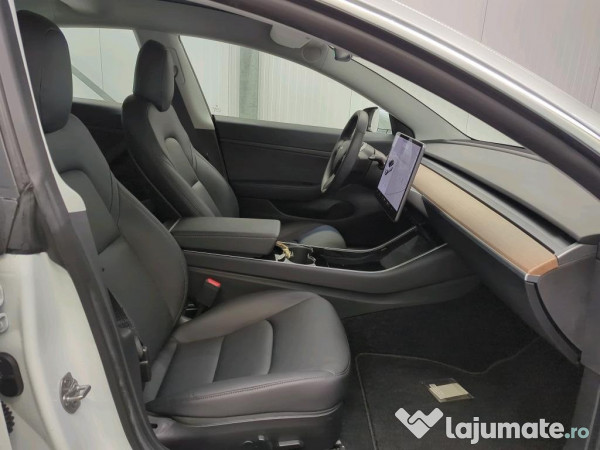 Tesla Model 3 / An 2020 / Numai 25.000km / Ca noua!