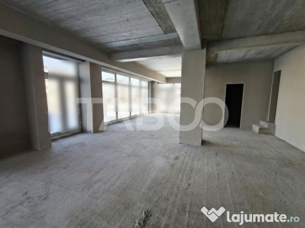 Spatiu Comercial 138 mp utili cu 8 locuri de parcare - Vitri