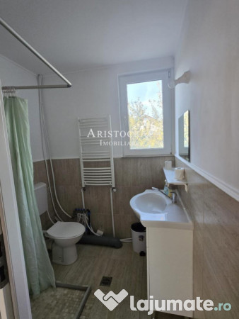 Casa 3 camere si curte cu pomi fructiferi 