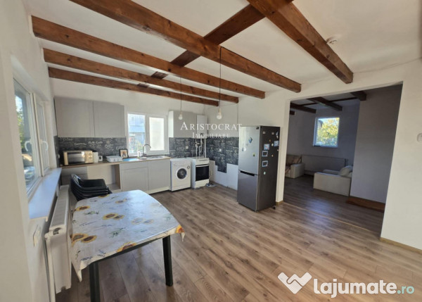 Casa 3 camere si curte cu pomi fructiferi 