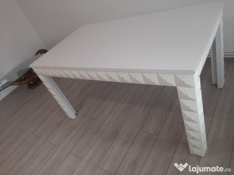 Masa extensibila cu pietre Swarovski