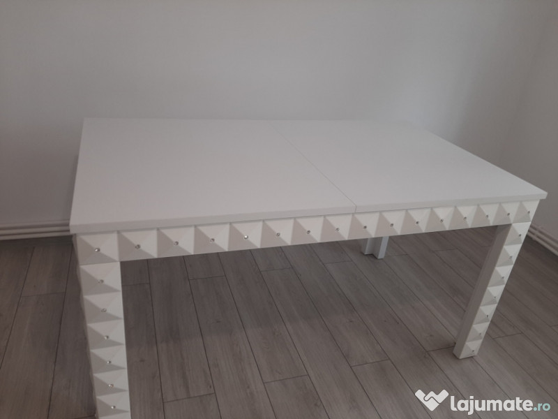 Masa extensibila cu pietre Swarovski