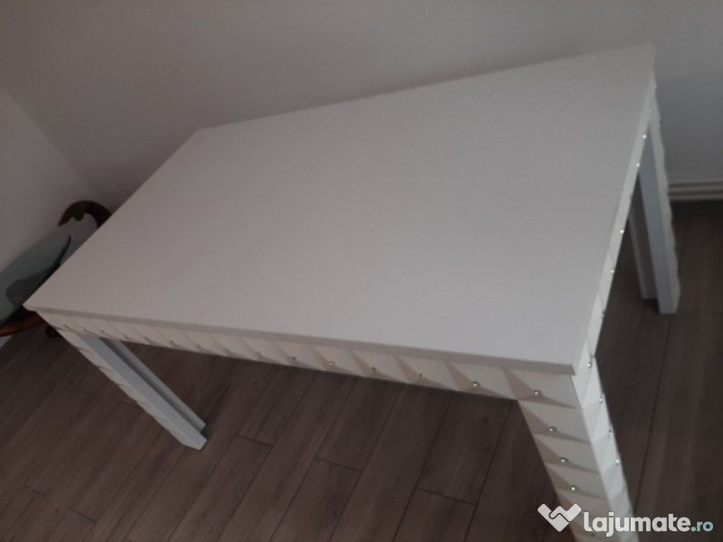 Masa extensibila cu pietre Swarovski