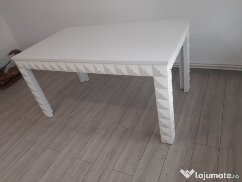 Masa extensibila cu pietre Swarovski