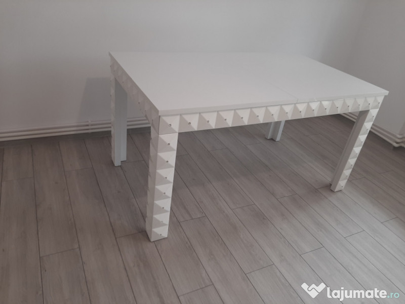 Masa extensibila cu pietre Swarovski