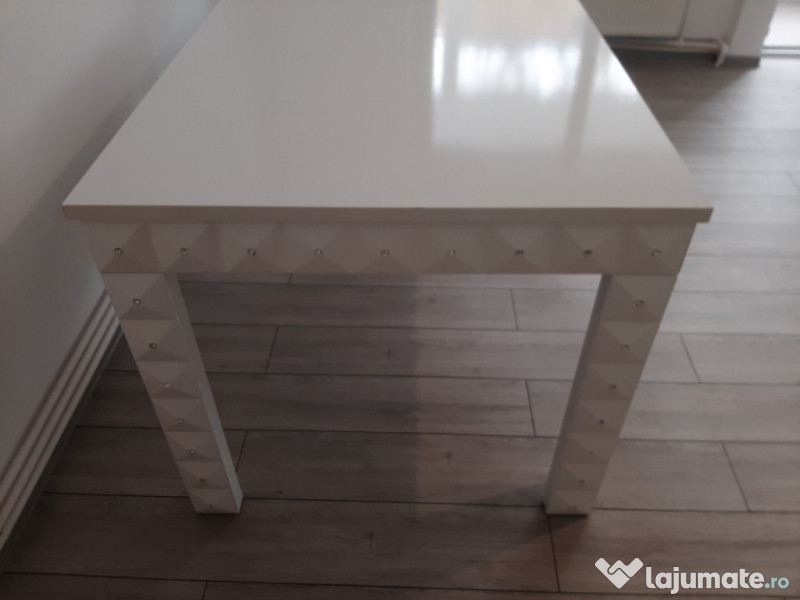 Masa extensibila cu pietre Swarovski