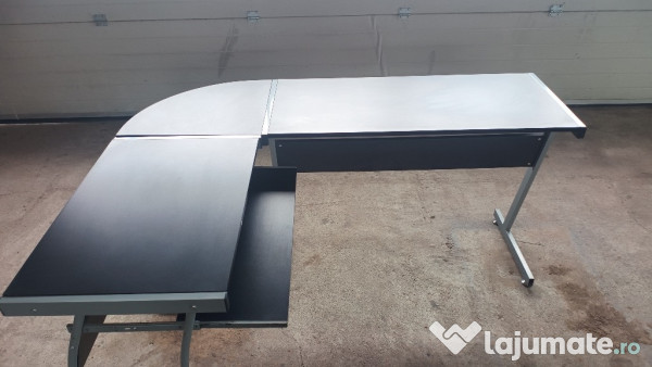 Masa de birou si calculator 