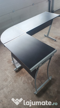 Masa de birou si calculator 
