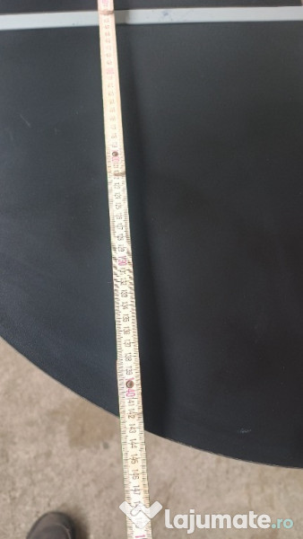 Masa de birou si calculator 