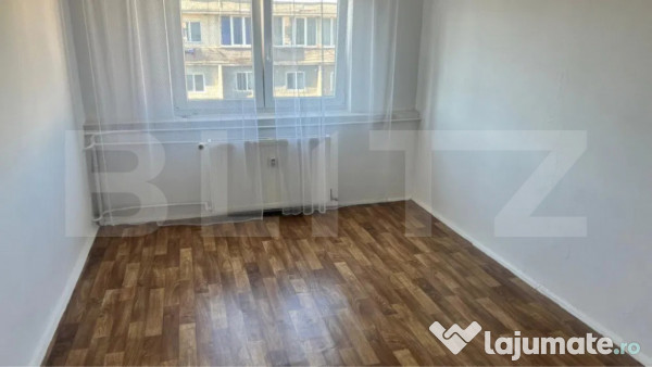 Cameră de cămin de vânzare - zonă Tractorul - mutare ime