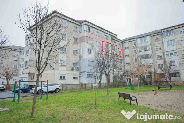 Apartament cu 3 camere de vânzare, în zona Dragoș Vodă 