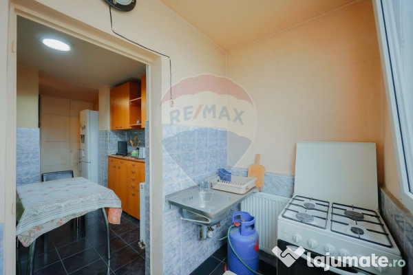 Apartament cu 3 camere de vânzare, în zona Dragoș Vodă 