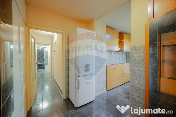 Apartament cu 3 camere de vânzare, în zona Dragoș Vodă 