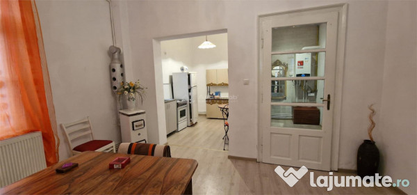 Chirie Resita Apartament 90 mp. etj.1 la casa. 