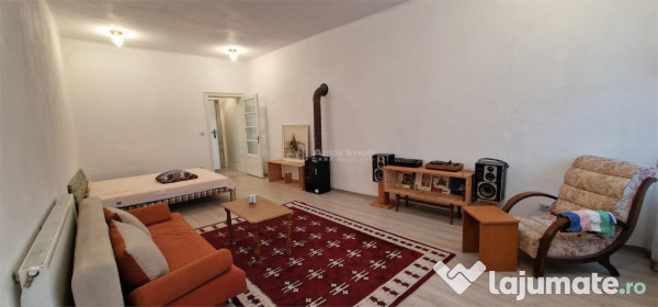 Chirie Resita Apartament 90 mp. etj.1 la casa. 