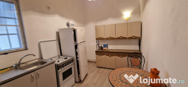 Chirie Resita Apartament 90 mp. etj.1 la casa. 