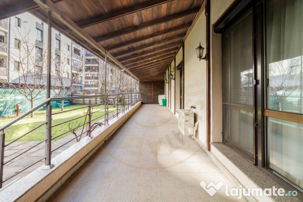 Apartament decomandat cu curte proprie de 170 mp 