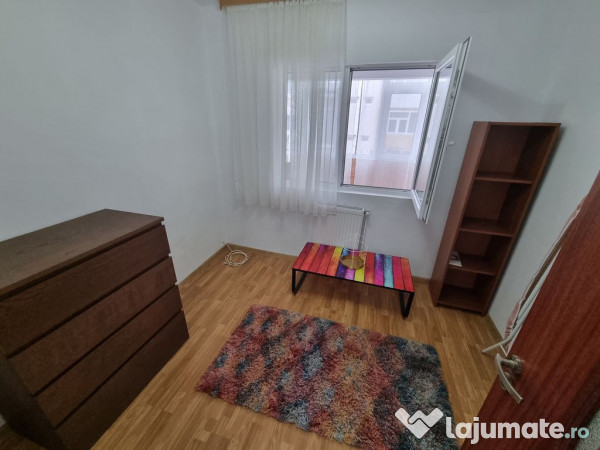 Inel 2 scoala 39-apartament 4 camere la cheie 