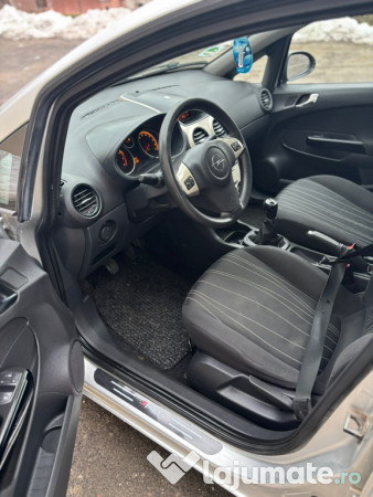Opel corsa/2008/recent adus