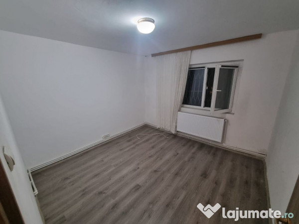 Faleza nord-apartament 2 camere decomandat cu gaze 