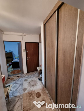 Faleza nord-apartament 2 camere decomandat cu gaze 