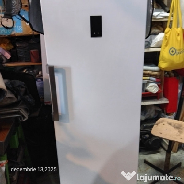 Congelator beko cu 8 sertare