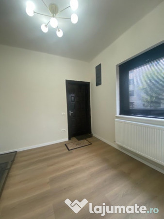 Spatiu comercial/birouri ultracentral Pitesti, 800 EURO 