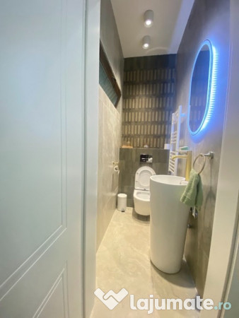 Spatiu comercial/birouri ultracentral Pitesti, 800 EURO 