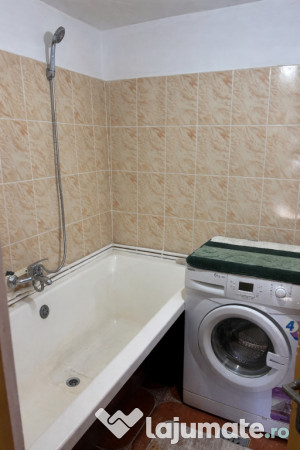 Casa gospodarului, bine întreținută, cu teren generos – Comarnic 