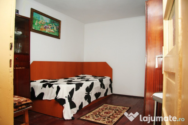 Casa gospodarului, bine întreținută, cu teren generos – Comarnic 