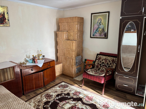 Casa gospodarului, bine întreținută, cu teren generos – Comarnic 