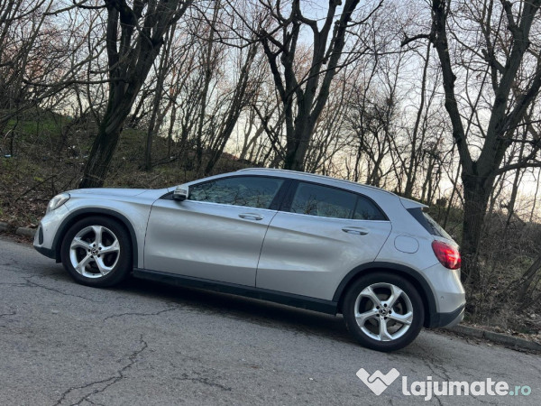Mercedes GLA 2017 220D 4 MATIC 