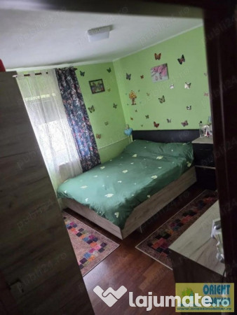 Dacia, decomandat, 2 camere, apartament de vanzare 