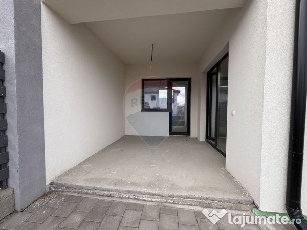 Casă / Vilă cu 4 camere de vânzare 