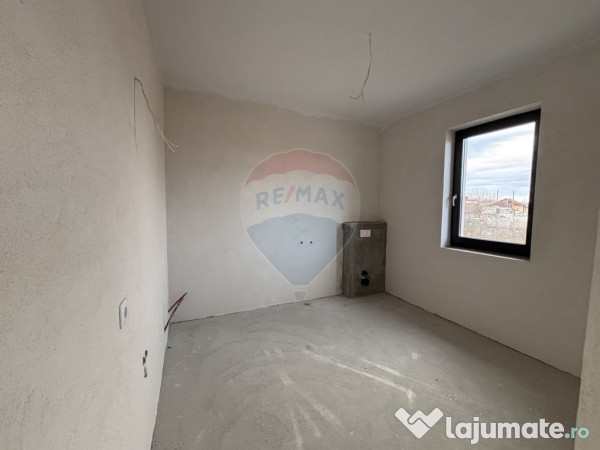 Casă / Vilă cu 4 camere de vânzare 