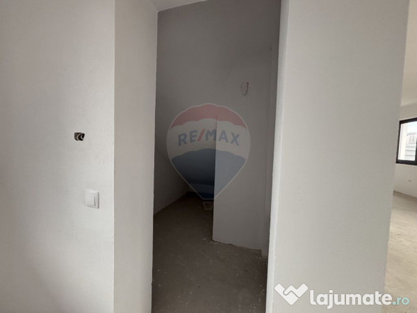 Casă / Vilă cu 4 camere de vânzare 