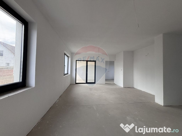 Casă / Vilă cu 4 camere de vânzare 