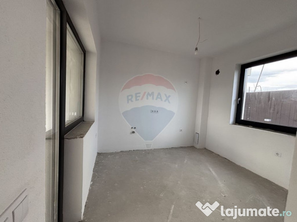 Casă / Vilă cu 4 camere de vânzare 