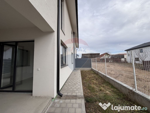 Casă / Vilă cu 4 camere de vânzare 