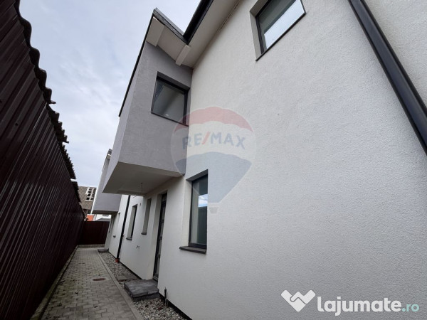 Casă / Vilă cu 4 camere de vânzare 