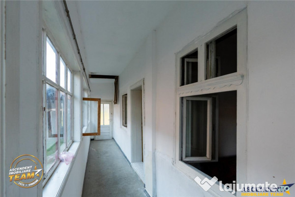 FILM! De casa traditionala, cu dependinte si facilitati, in 