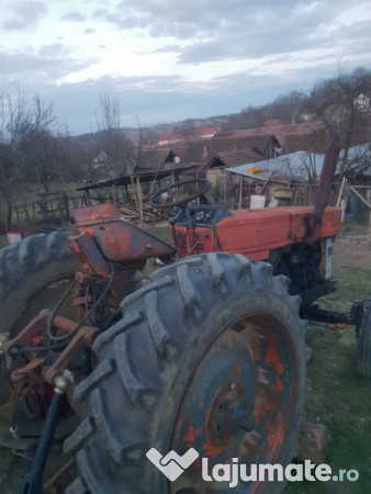 Tractor u650+plug+remorca 