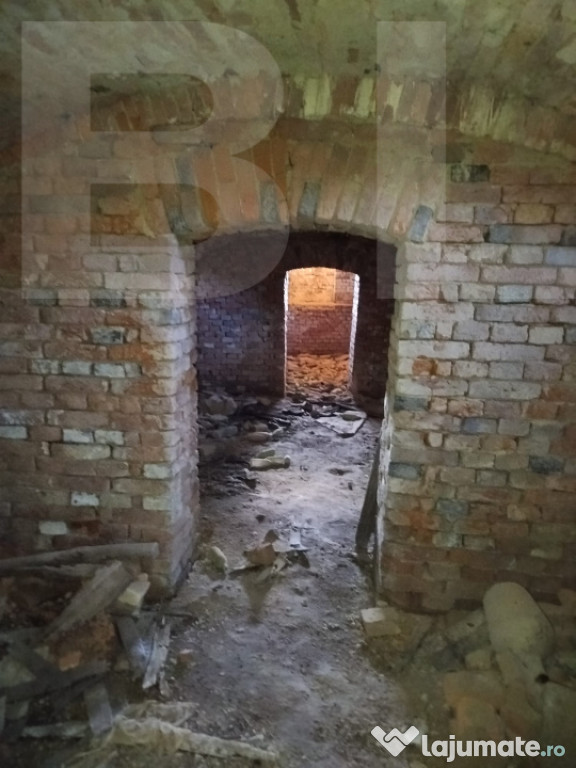 Vand casa ce necesita revonare la Zgribesti nr 100 strada Pr 