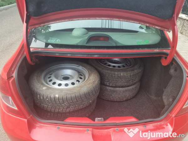 Renault Clio 2013 , benzina cu 130.000 km rulati 